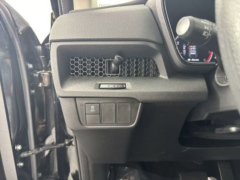 Used 2025 Honda CR-V LX image 16