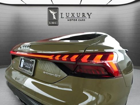 Used 2024 Audi RS e-tron GT image 27