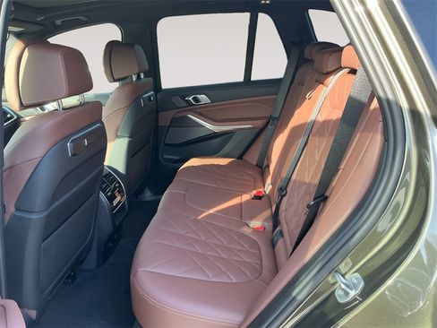 New 2026 BMW X5 xDrive40i w/ Climate Comfort Package image 13