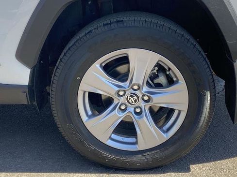 Used 2025 Toyota RAV4 XLE w/ Convenience Package image 29