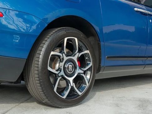 Used 2021 Rolls-Royce Cullinan Black Badge image 33