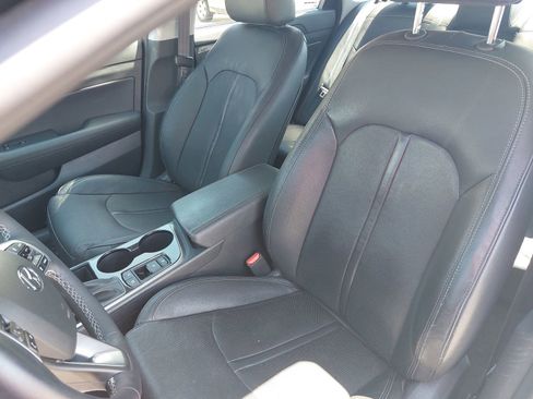 Used 2019 Hyundai Sonata Limited w/ Ultimate Package 04 FWD image 17
