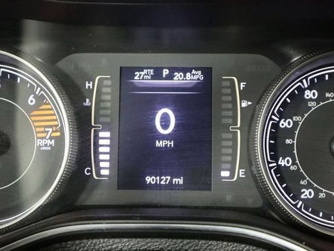 Used 2019 Jeep Cherokee Latitude Plus AWD/4WD image 51