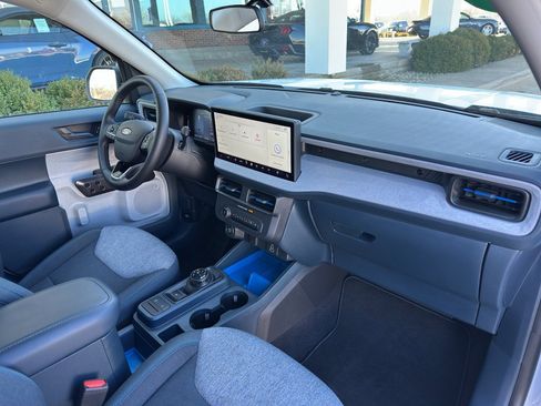 New 2025 Ford Maverick XLT w/ XLT Luxury Package image 29