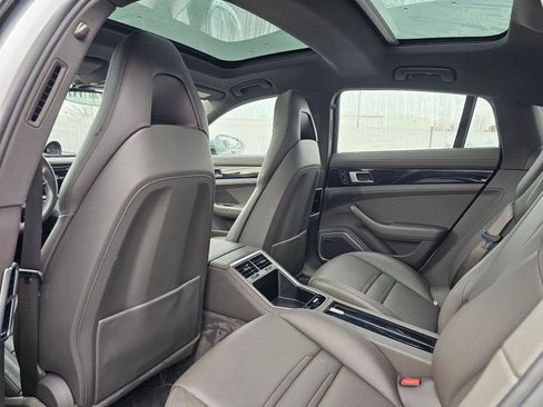 Used 2018 Porsche Panamera 4 image 12