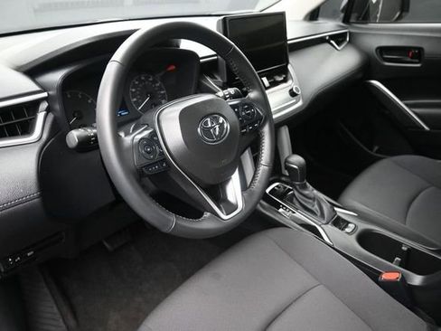 Used 2024 Toyota Corolla Cross LE FWD image 18