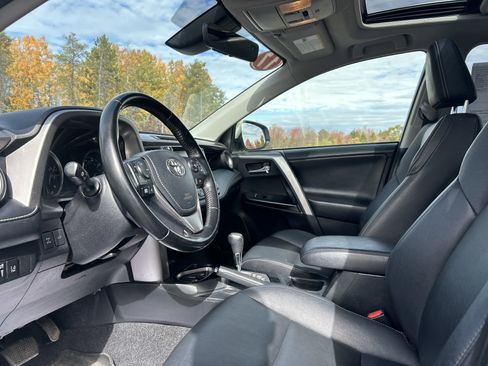 Used 2017 Toyota RAV4 Limited image 14