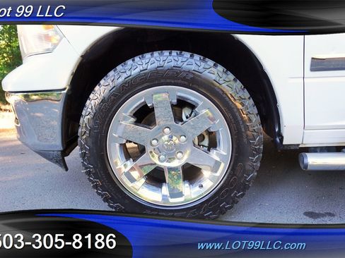 Used 2011 RAM 1500 Laramie AWD/4WD image 23