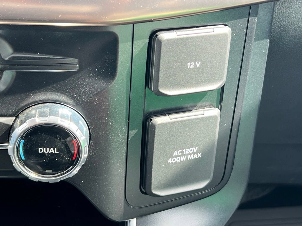 Used 2023 Ford F150 Raptor AWD/4WD image 34