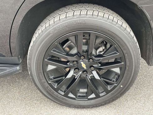 Used 2023 Chevrolet Tahoe LT w/ LT Signature Package image 9