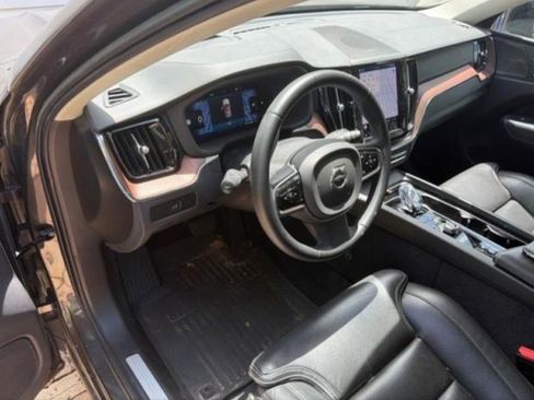 Used 2023 Volvo XC60 B5 Ultimate FWD image 2