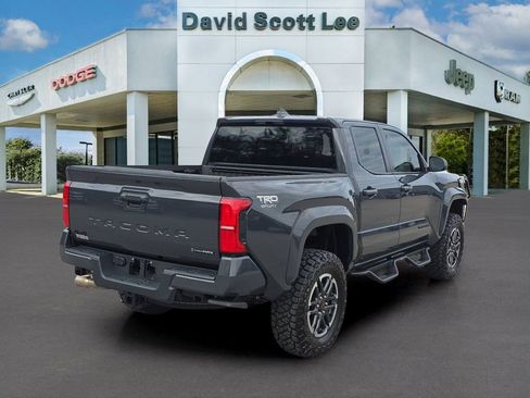 Used 2025 Toyota Tacoma TRD Sport image 7