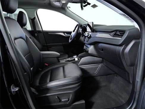 Certified 2022 Ford Escape Titanium w/ Class II Trailer Tow Package image 10