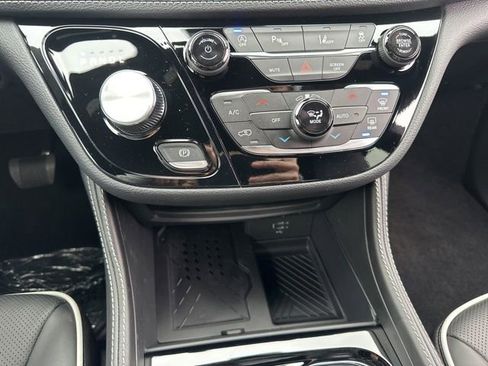 New 2026 Chrysler Pacifica Limited image 53