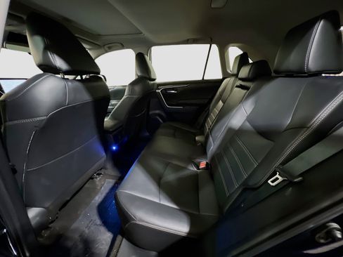 Used 2023 Toyota RAV4 XLE Premium image 17