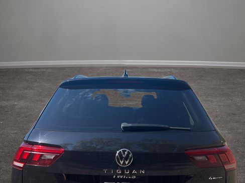 Used 2022 Volkswagen Tiguan S image 30