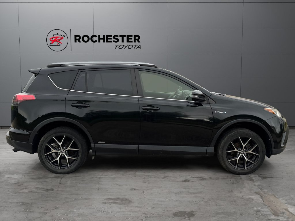 Used 2018 Toyota RAV4 SE AWD/4WD image 6