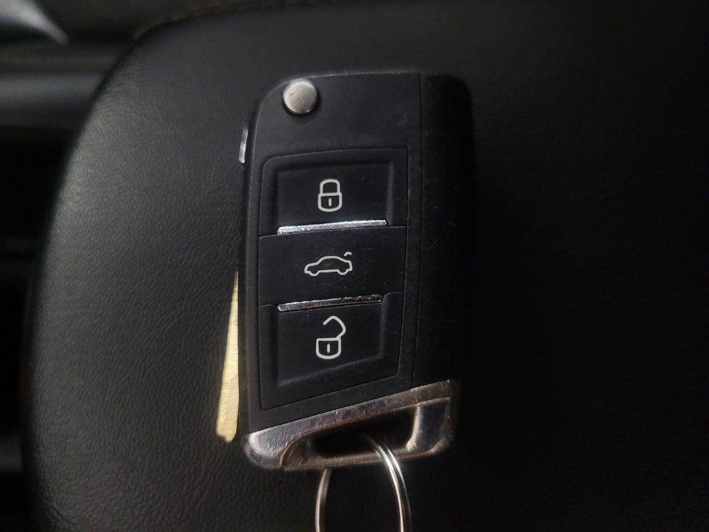 Used 2018 Jeep Compass Latitude w/ Cold Weather Group AWD/4WD image 32