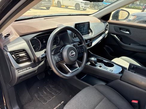 Used 2023 Nissan Rogue SV FWD image 23