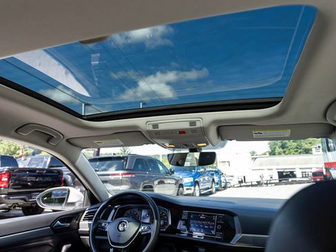 Used 2020 Volkswagen Jetta SE w/ SE Cold Weather Package FWD image 31