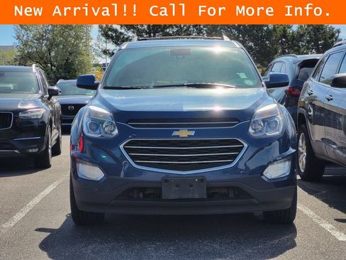Used 2017 Chevrolet Equinox LT w/ Convenience Package AWD/4WD image 3