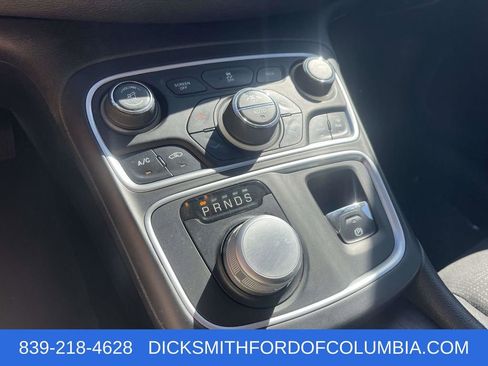 Used 2015 Chrysler 200 Limited w/ Convenience Group image 30