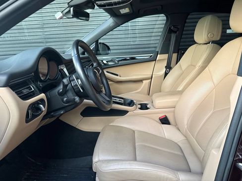 Used 2024 Porsche Macan AWD/4WD image 6