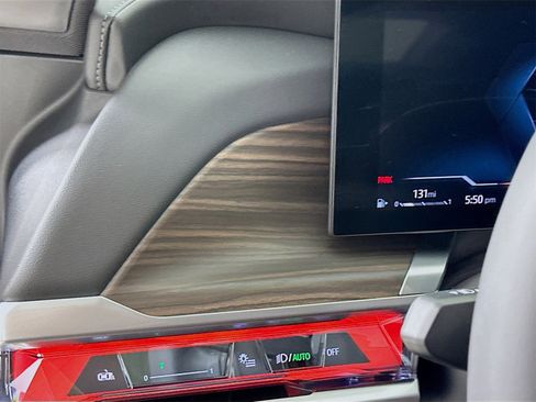 Used 2025 BMW 760i xDrive w/ Executive Package image 11