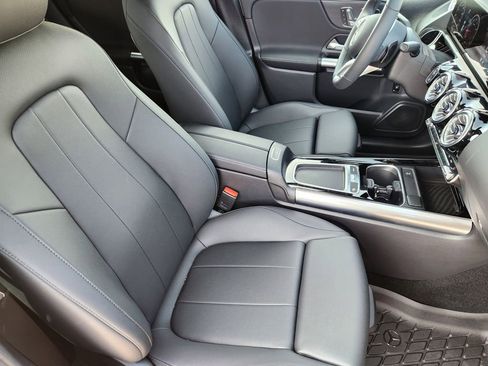 New 2025 Mercedes-Benz GLA 250 4MATIC image 13