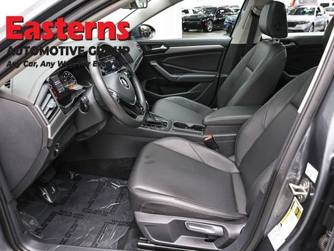 Used 2020 Volkswagen Jetta SE FWD image 14