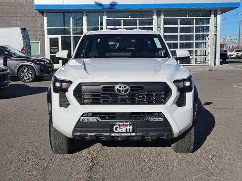 Used 2024 Toyota Tacoma TRD Off-Road image 9