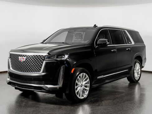 Used 2024 Cadillac Escalade ESV Premium Luxury image 21