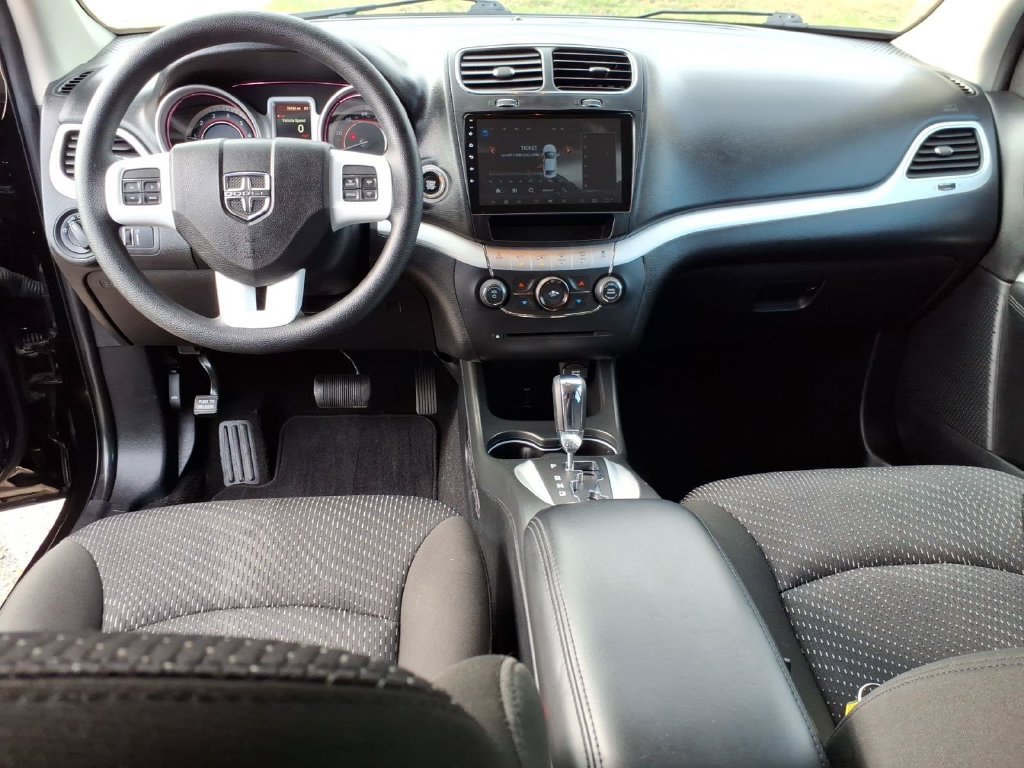 Used 2020 Dodge Journey SE w/ Blacktop Package FWD image 13
