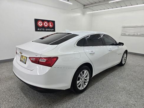 Used 2017 Chevrolet Malibu LT FWD image 6
