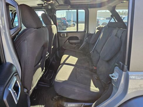 Used 2023 Jeep Wrangler Unlimited w/ Cold Weather Group image 15