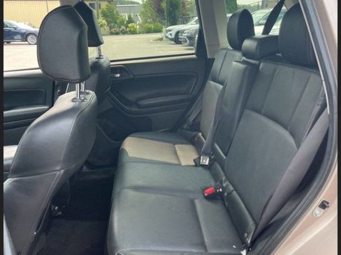 Used 2015 Subaru Forester 2.5i Touring image 9