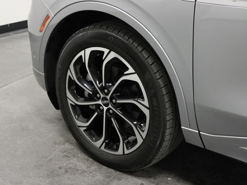 Used 2024 Lincoln Nautilus Reserve image 10