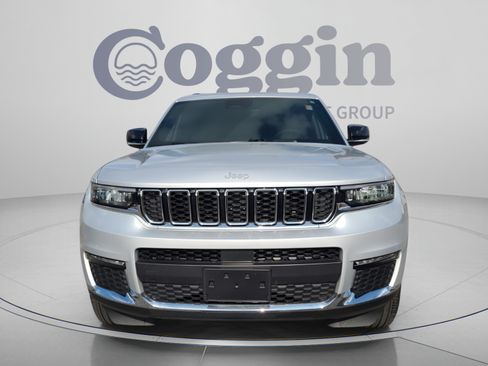 Used 2025 Jeep Grand Cherokee L Limited AWD/4WD image 9