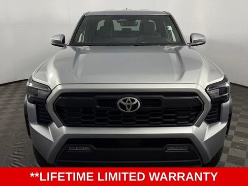 Used 2024 Toyota Tacoma TRD Off-Road image 3