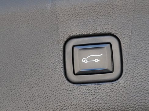 Used 2023 Buick Enclave Avenir w/ Avenir Technology Package image 11