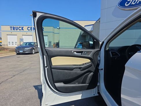 Certified 2024 Ford Edge SEL w/ Convenience Package AWD/4WD image 15