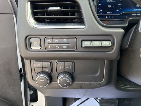 Used 2024 Chevrolet Tahoe Premier AWD/4WD image 25