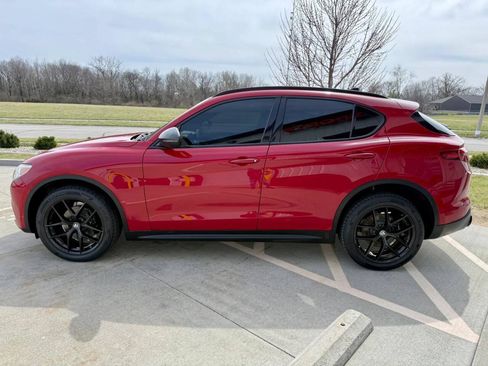 Used 2019 Alfa Romeo Stelvio Ti Sport w/ Quick Order Package 22S Sport AWD/4WD image 5
