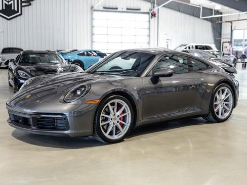 Used 2020 Porsche 911 Carrera S w/ Premium Package RWD image 2
