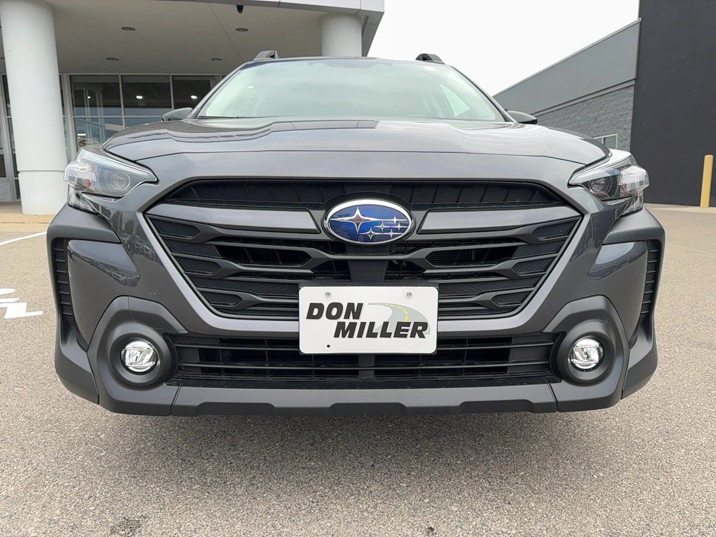 Used 2025 Subaru Outback Premium AWD/4WD image 2