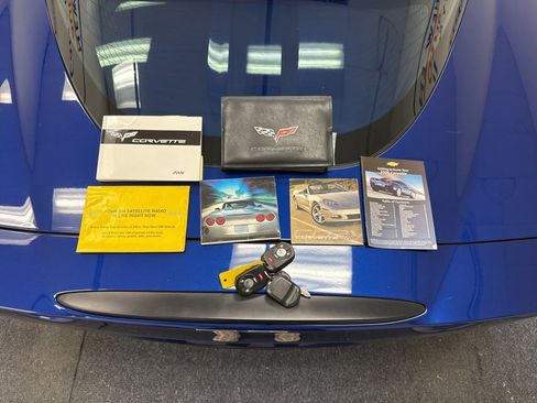 Used 2006 Chevrolet Corvette Coupe w/ Preferred Equipment Group RWD image 22