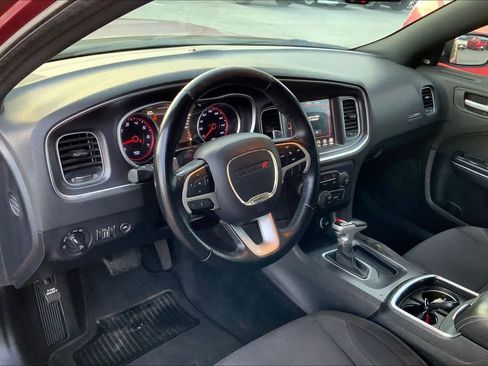 Used 2017 Dodge Charger R/T image 16