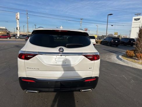 Used 2023 Buick Enclave Essence w/ Experience Buick Package image 7