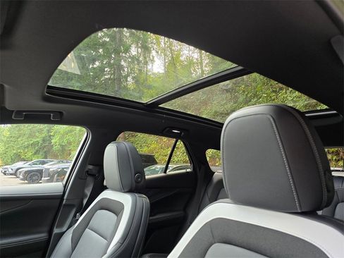 New 2026 Chevrolet Blazer EV LT image 24