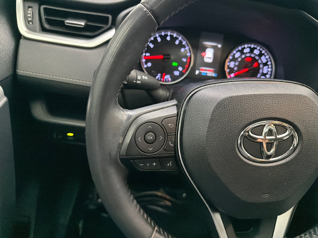 Used 2019 Toyota RAV4 XLE Premium FWD image 26